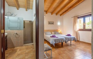 4 bedrooms, iron/ironing board, travel crib, free WiFi