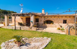 Outdoor dining - Luxurious home in Canyamel with private swimming pool, can be inside or outside (Canyamel)