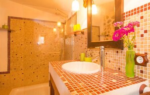Shower, hair dryer - Luxurious home in Canyamel with private swimming pool, can be inside or outside (Canyamel)