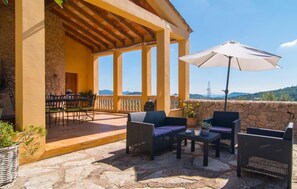 Outdoor dining - Cozy home in Arta with private swimming pool, can be inside or outside (Arta)