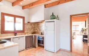 Fridge, microwave, oven, stovetop - Luxurious home in Son Servera (Son Servera)