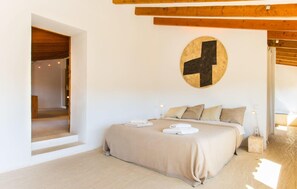 5 bedrooms, travel cot, free WiFi - Stunning home in Arta with private swimming pool, can be inside or outside (Arta)