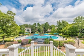 Pool - Spacious & comfort 1bedroom apartment with balcony (Sandy Springs)