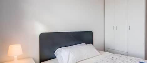 3 chambres, fer et planche à repasser, lit parapluie, Wi-Fi gratuit