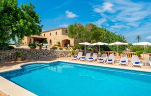 Pool - Luxurious home in Sant Llorenc (Sant Llorenc)