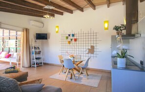 Smart TV, reproductor de DVD y tenis de mesa 