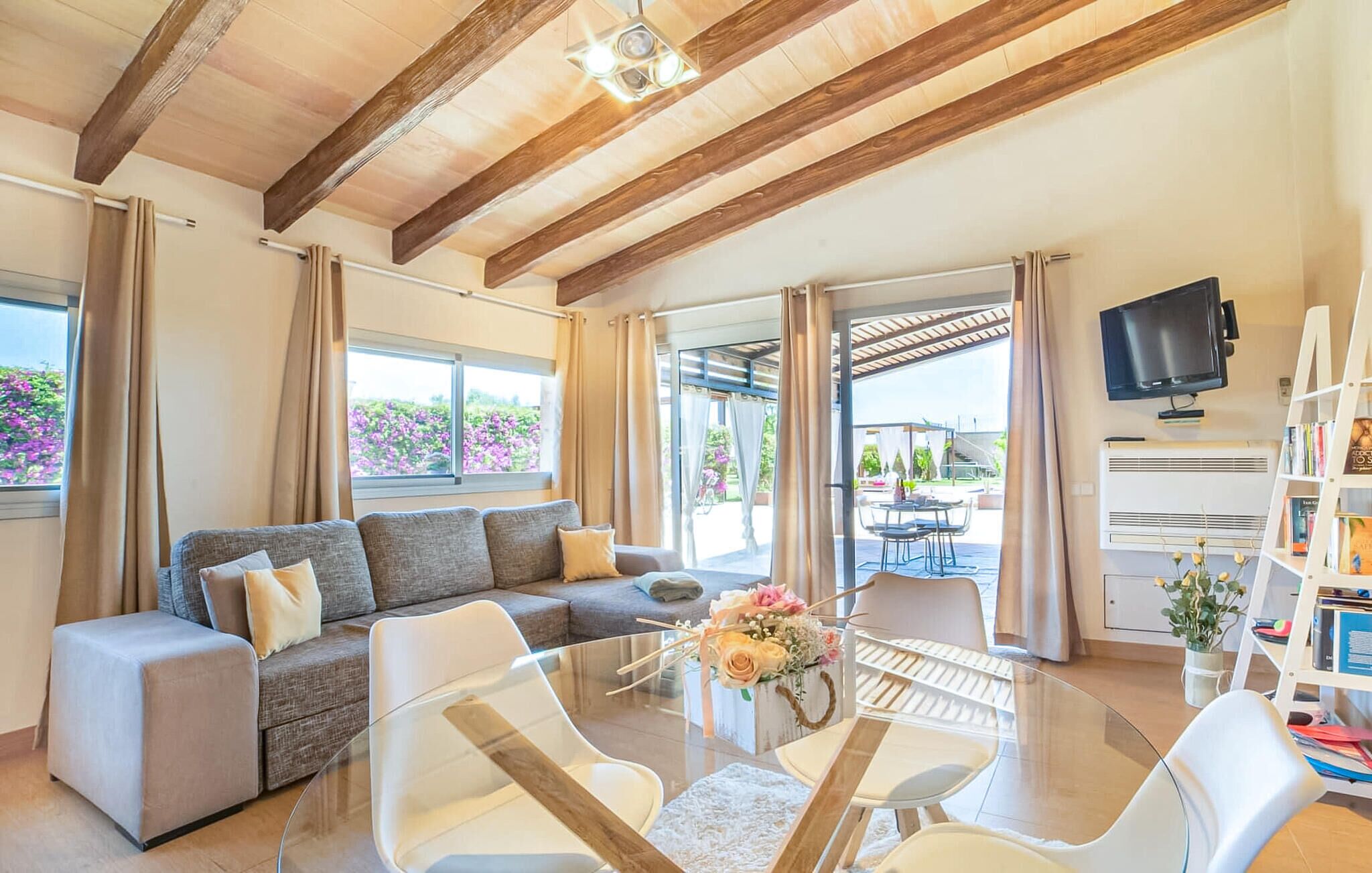 Smart-TV, DVD-spiller og bordtennis