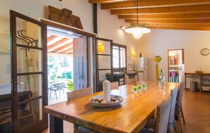 Dining - Cozy home in Sa Font de Sa Cala with WiFi (Sa Font de Sa Cala)