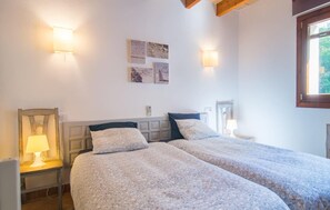1 bedroom, travel cot, free WiFi - Cozy home in Sa Font de Sa Cala with WiFi (Sa Font de Sa Cala)