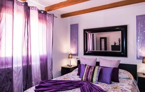 3 chambres, coffre-fort, lit de bébé portatif, accès au Wi-Fi (inclus)