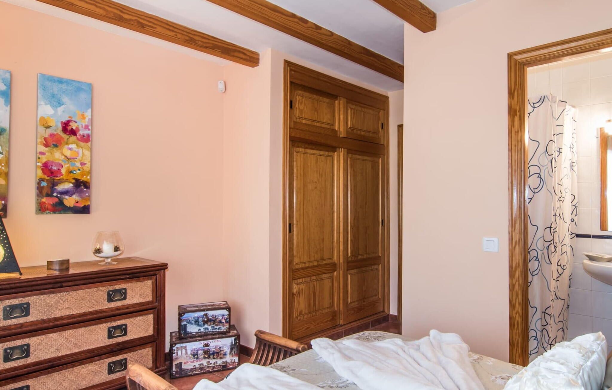 6 Schlafzimmer, Zimmersafe, Reisekinderbett, kostenloses WLAN