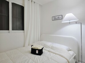 2 Schlafzimmer, Schreibtisch, Bügeleisen/Bügelbrett, WLAN