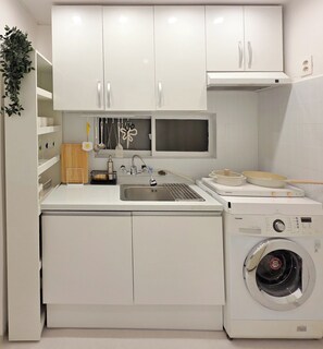 Wasserkocher mit Kaffee-/Teezubehör, Kochgeschirr/Geschirr/Besteck