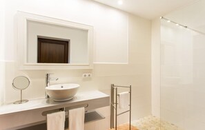 Shower, hair dryer - Lovely home in Cala Millor with private swimming pool, can be inside or outside (Cala Millor)