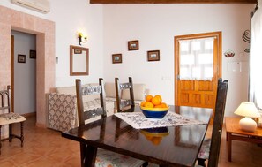 Dining - Lovely home in Colonia de Sant Jordi (Colonia de Sant Jordi)
