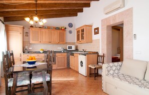 TV, DVD player - Lovely home in Colonia de Sant Jordi (Colonia de Sant Jordi)