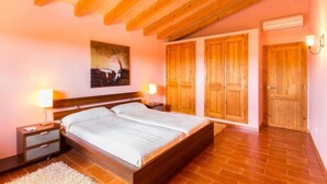 5 habitaciones, cuna de viaje y wifi gratis 