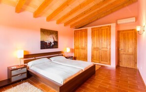 5 Schlafzimmer, Reisekinderbett, kostenloses WLAN