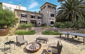 Outdoor dining - Nice home in Estellencs with WiFi (Estellencs)