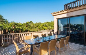 Outdoor dining - Awesome home in Muro with private swimming pool, can be inside or outside (Can Picafort)