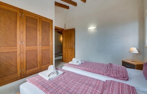 3 bedrooms, iron/ironing board, travel crib, free WiFi - Luxurious home in Manacor with private swimming pool, can be inside or outside (Manacor)