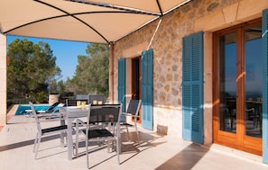 Outdoor dining - Luxurious home in Manacor with private swimming pool, can be inside or outside (Manacor)