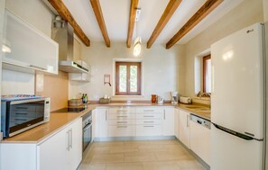 Réfrigérateur, four, plaque de cuisson, lave-vaisselle