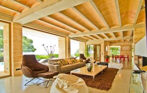 DVD player, ping pong