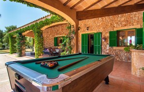 Terrace/patio - Stunning home in Campos with private swimming pool, can be inside or outside (Campos)