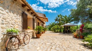 Terrace/patio - Nice home in Arta with private swimming pool, can be inside or outside (Arta)