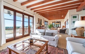 TV, DVD player, ping pong - Nice home in Portocolom with private swimming pool, can be inside or outside (Portocolom)