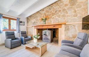 Smart TV - Nice home in Sant Llorenc with private swimming pool, can be inside or outside (Sant Llorenc)