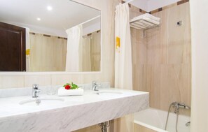 Shower, hair dryer - Nice home in Petra with private swimming pool, can be inside or outside (Petra)