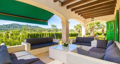 Nice home in Petra with private swimming pool, can be inside or outside