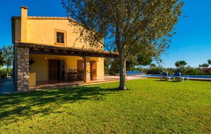 Terrace/patio - Lovely home in Cala Mendia with private swimming pool, can be inside or outside (Cala Mendia)