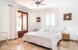 3 bedrooms, iron/ironing board, travel cot, free WiFi - Lovely home in Manacor with private swimming pool, can be inside or outside (Manacor)