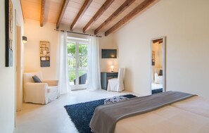 4 Schlafzimmer, Zimmersafe, Bügeleisen/Bügelbrett, Reisekinderbett