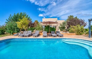 Pool - Amazing home in Campos with private swimming pool, can be inside or outside (Campos)
