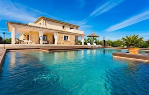 Pool - Nice home in Alcudia with sauna (Alcudia)