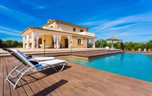 Pool - Nice home in Alcudia with sauna (Alcudia)