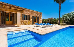 Pool - Cozy home in Campos with private swimming pool, can be inside or outside (Campos)