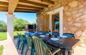 Outdoor dining - Cozy home in Felanitx with private swimming pool, can be inside or outside (Felanitx)