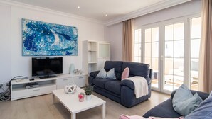 TV, DVD player, ping pong - Luxurious home in Cala Ratjada (Cala Ratjada)