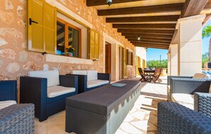 Outdoor dining - Amazing home in Campos with private swimming pool, can be inside or outside (Campos)