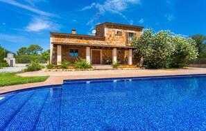 Pool - Beautiful home in Campos with private swimming pool, can be inside or outside (Campos)