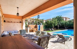 Outdoor dining - Nice home in Portocolom with private swimming pool, can be inside or outside (Portocolom)