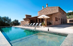 Pool - Stunning home in Sant Llorenc (Sant Llorenc)