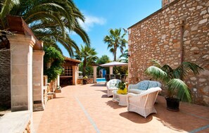 Terrace/patio - Luxurious home in Campos with private swimming pool, can be inside or outside (Campos)