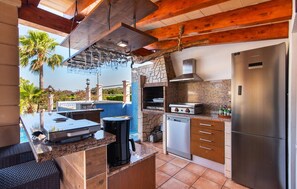 Refrigerador, horno, parrilla de estufa y lavavajillas 