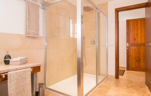Shower, hair dryer - Stunning home in Son Macia with sauna (Son Macia)